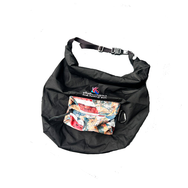 ✩25SS予約✩　　STOF/ストフ KESA big roll Bag　（BLACK）SF25SS-24　3月入荷予定