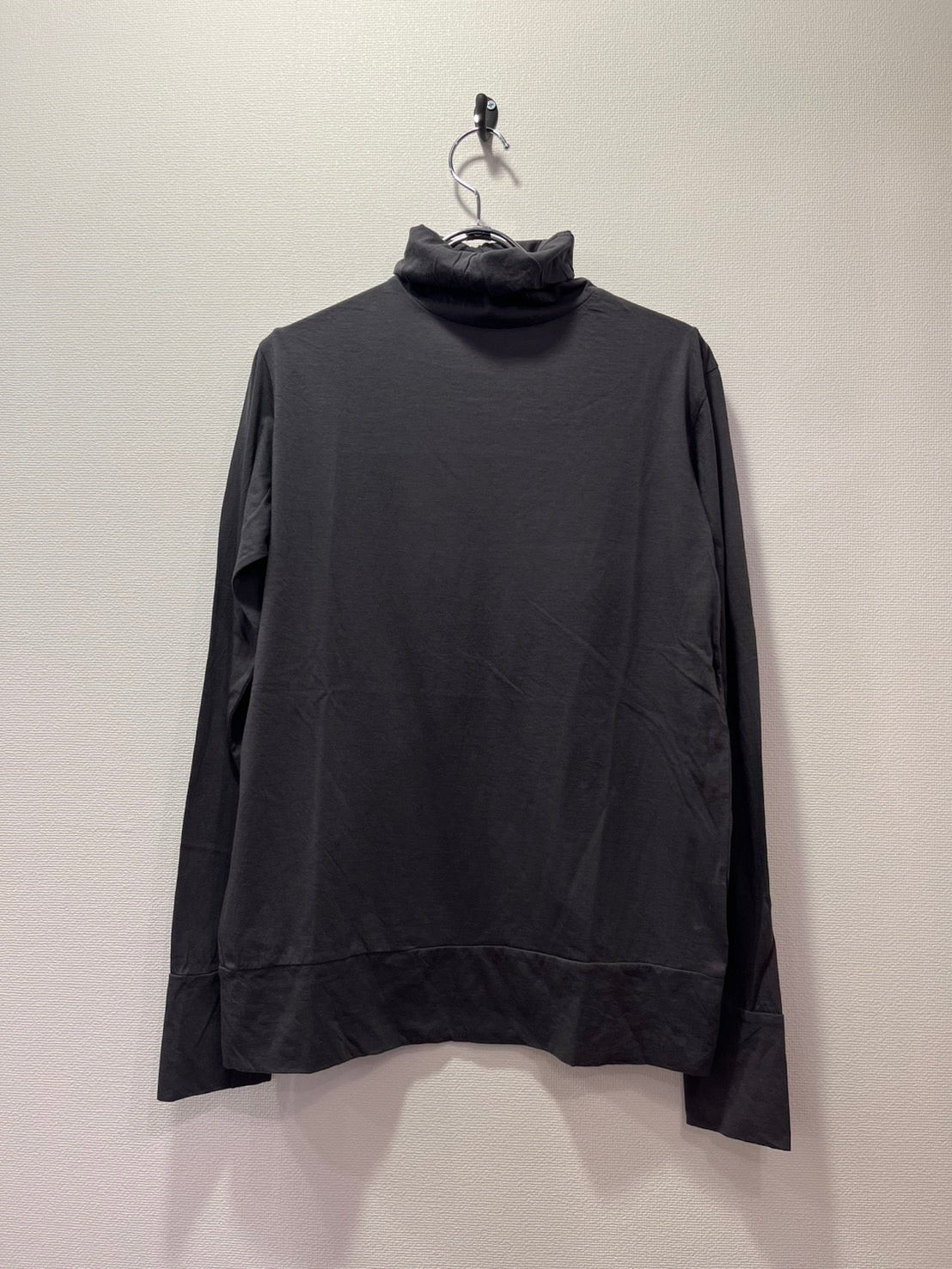 tumugu / tumugu feather cotton jersey turtleneck (charcoal) TC24301