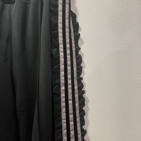 NEEDLE WORKS/NeWo Ruffle Track Pants (BLACK) [3225119]