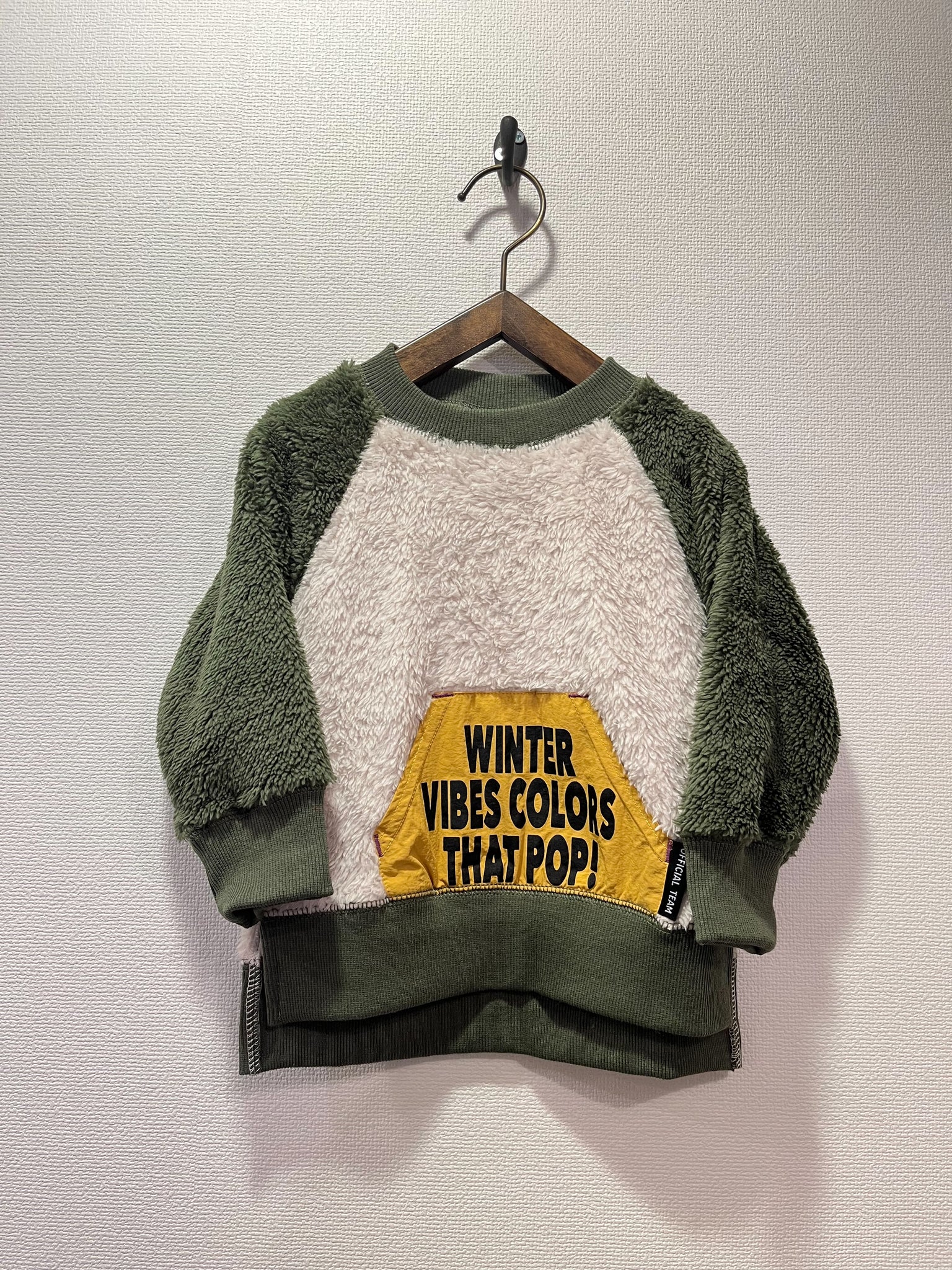 NEEDLE WORKS/ NEEDLE WORKS OFFICIALTEAM Double Boa Pocket Raglan Pullover (IVORY) [1225320]