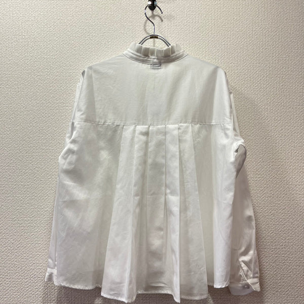 tumugu /纺纱棉缎面褶领衬衫（灰白色）TB19435b