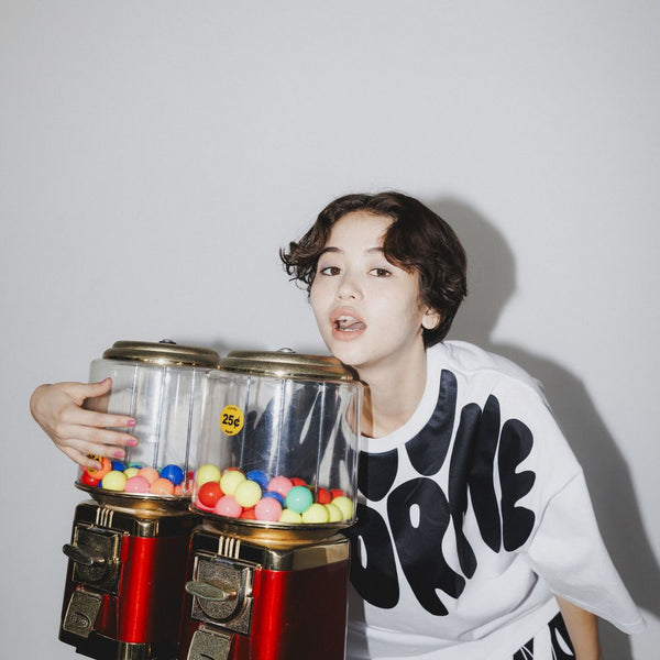 25awヌヌフォルム/nunuforme　ブレインロゴプリントT　　[nt25-005-07A] white